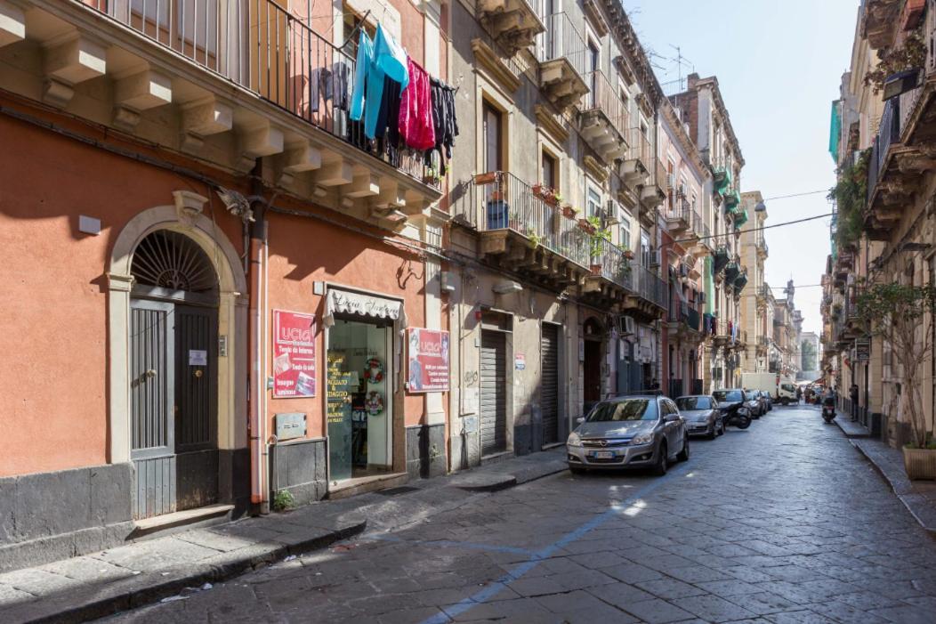 Centre Apartment Grotte Bianche 2 Catania Bagian luar foto